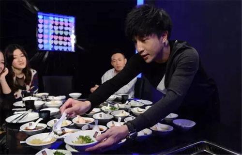 娱乐圈吃瓜节,揭秘“吃瓜节”背后的精彩瞬间  第2张